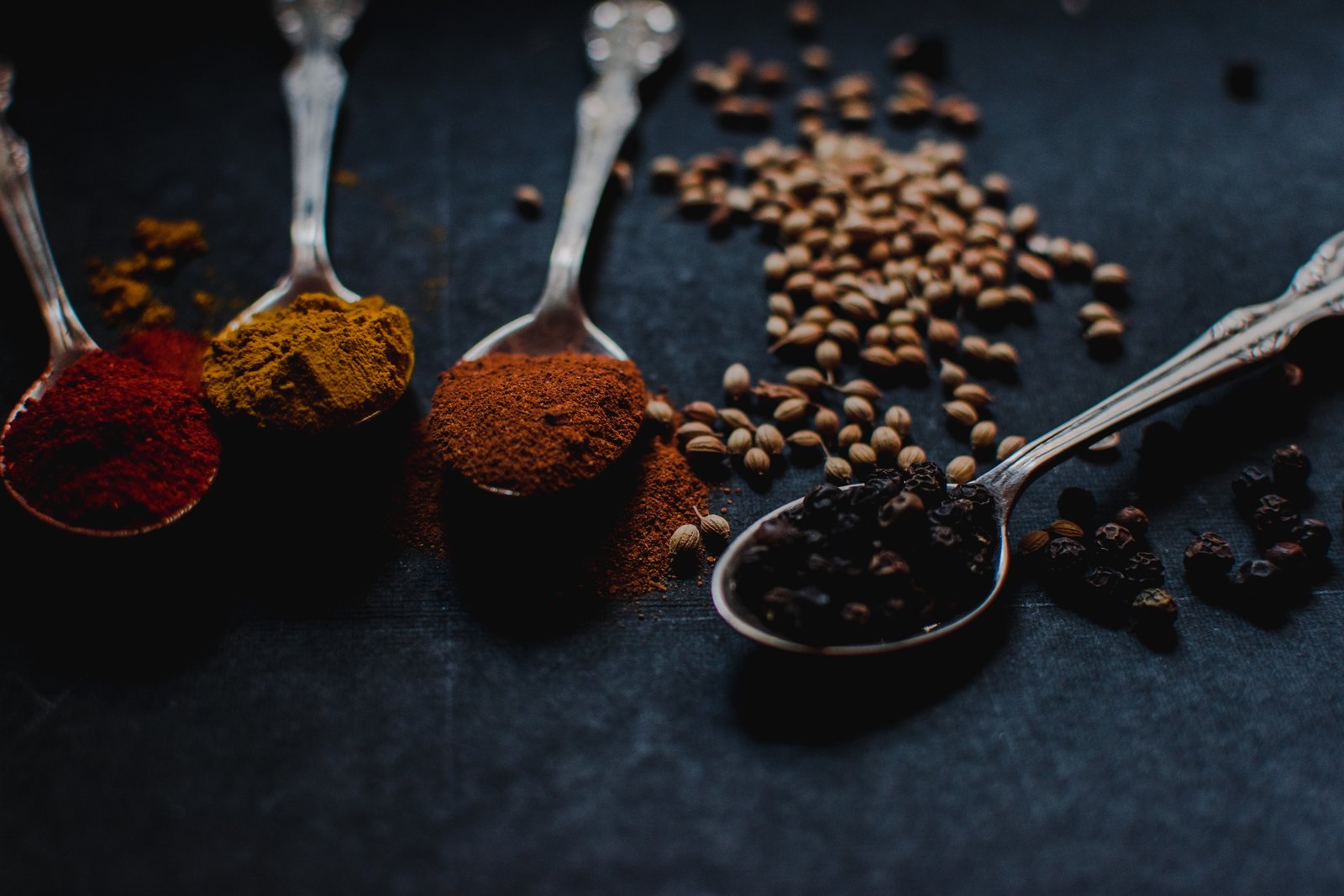 macro cinnamon spoon depth of field paprika spice chilli peppers 2k 4k 5k