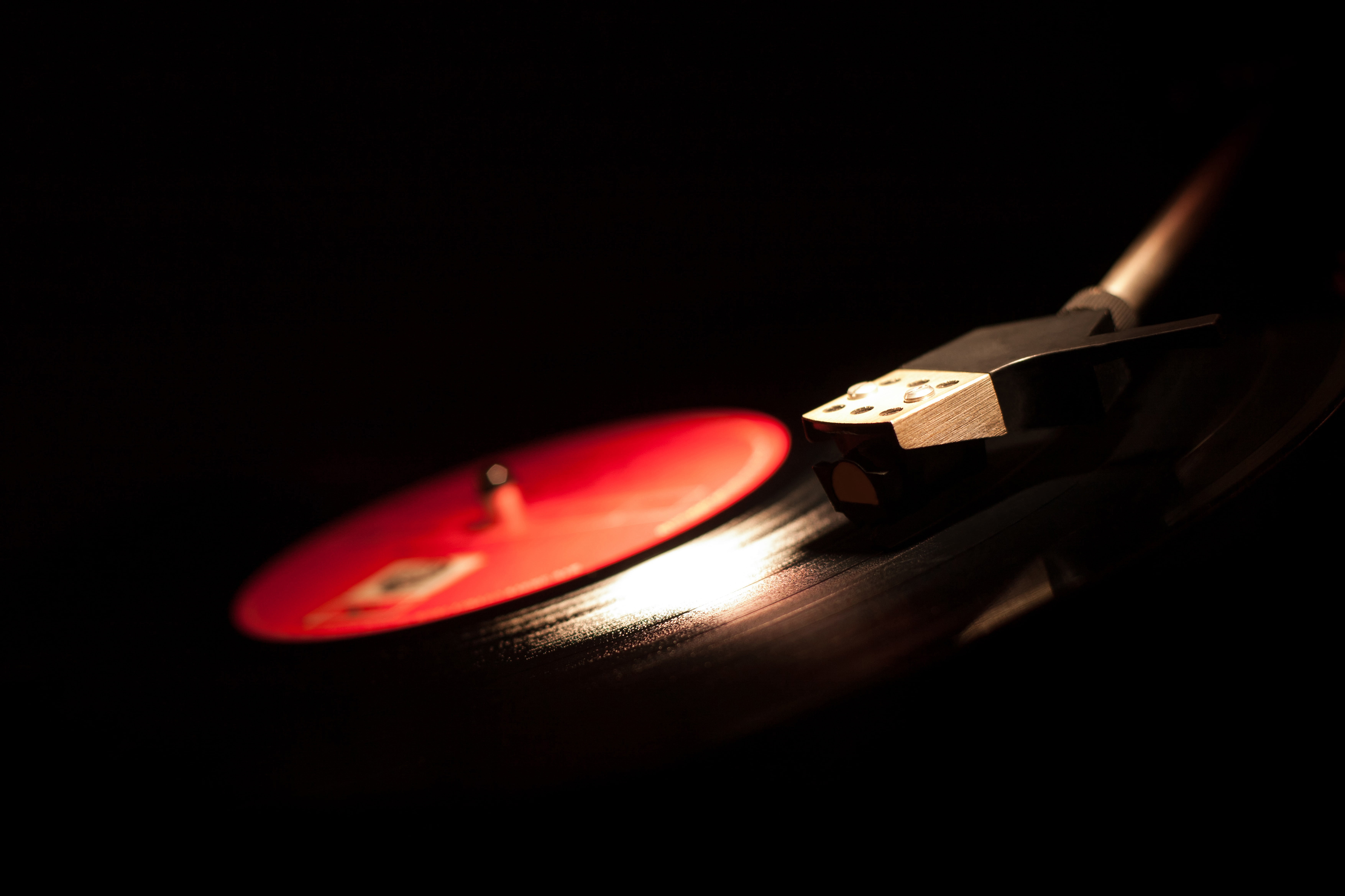 black and red turntable macro retro music blur sound player 2k 4k 5k