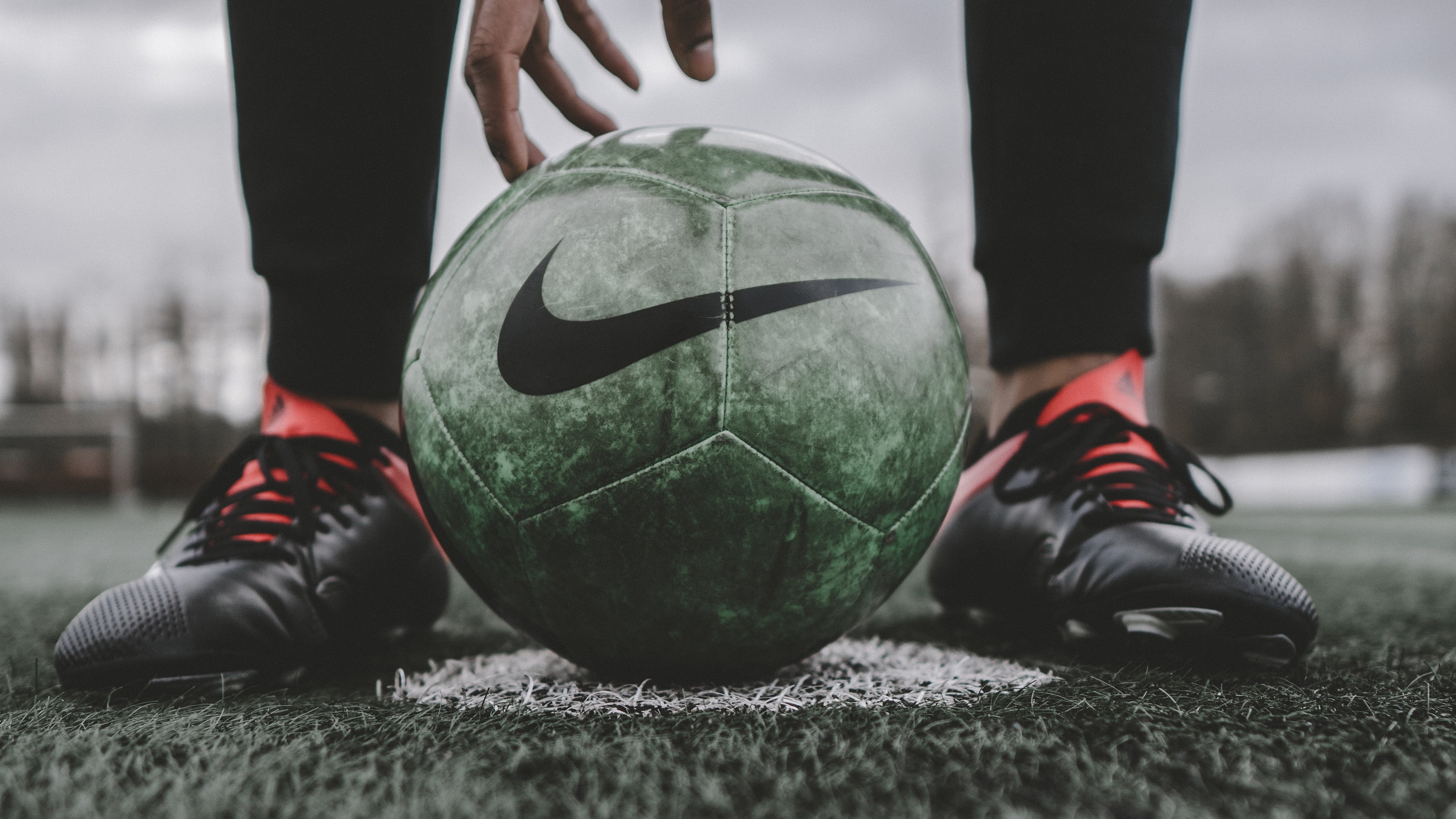 legs macro blur football bokeh hand sports person feet 2k 4k