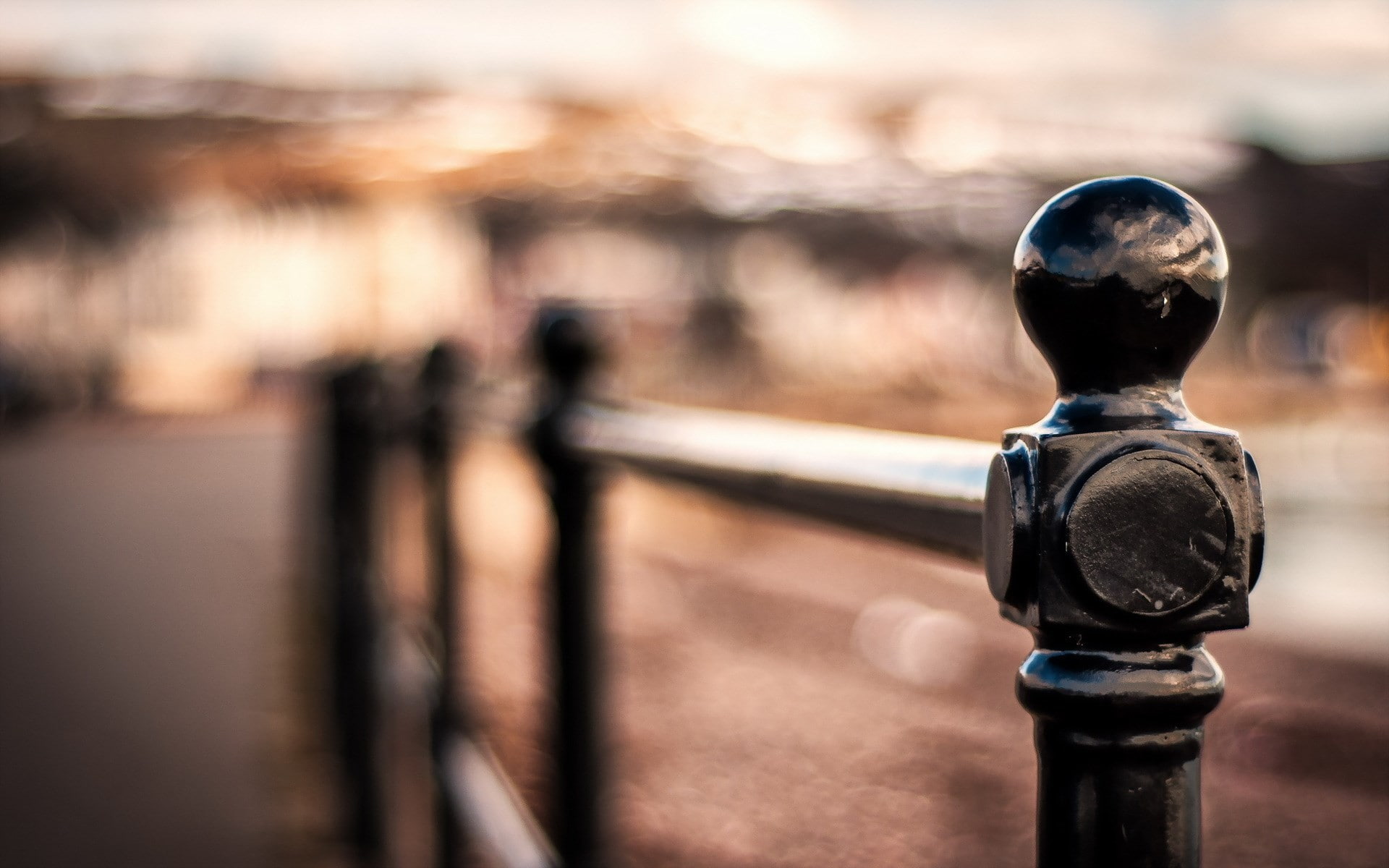 macro fence bokeh depth of field focus on foreground metal 2k