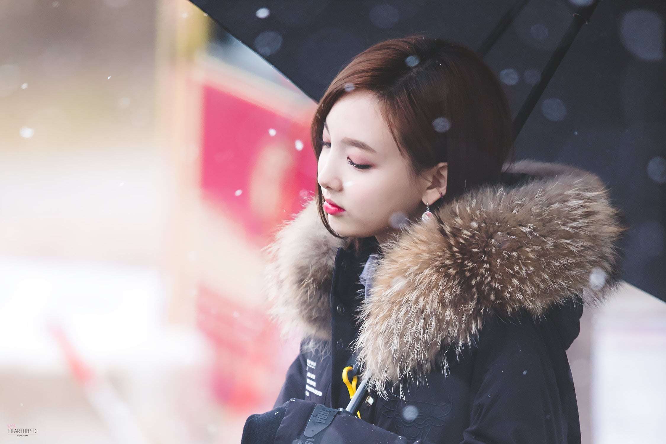 Nayeon Twice K pop bokeh women winter warm clothing fur 2k