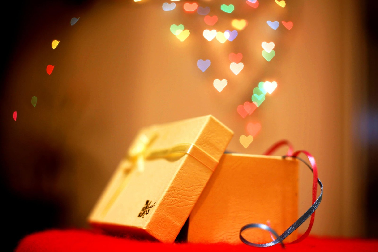 yellow box background holiday gift Wallpaper Christmas blur 2k
