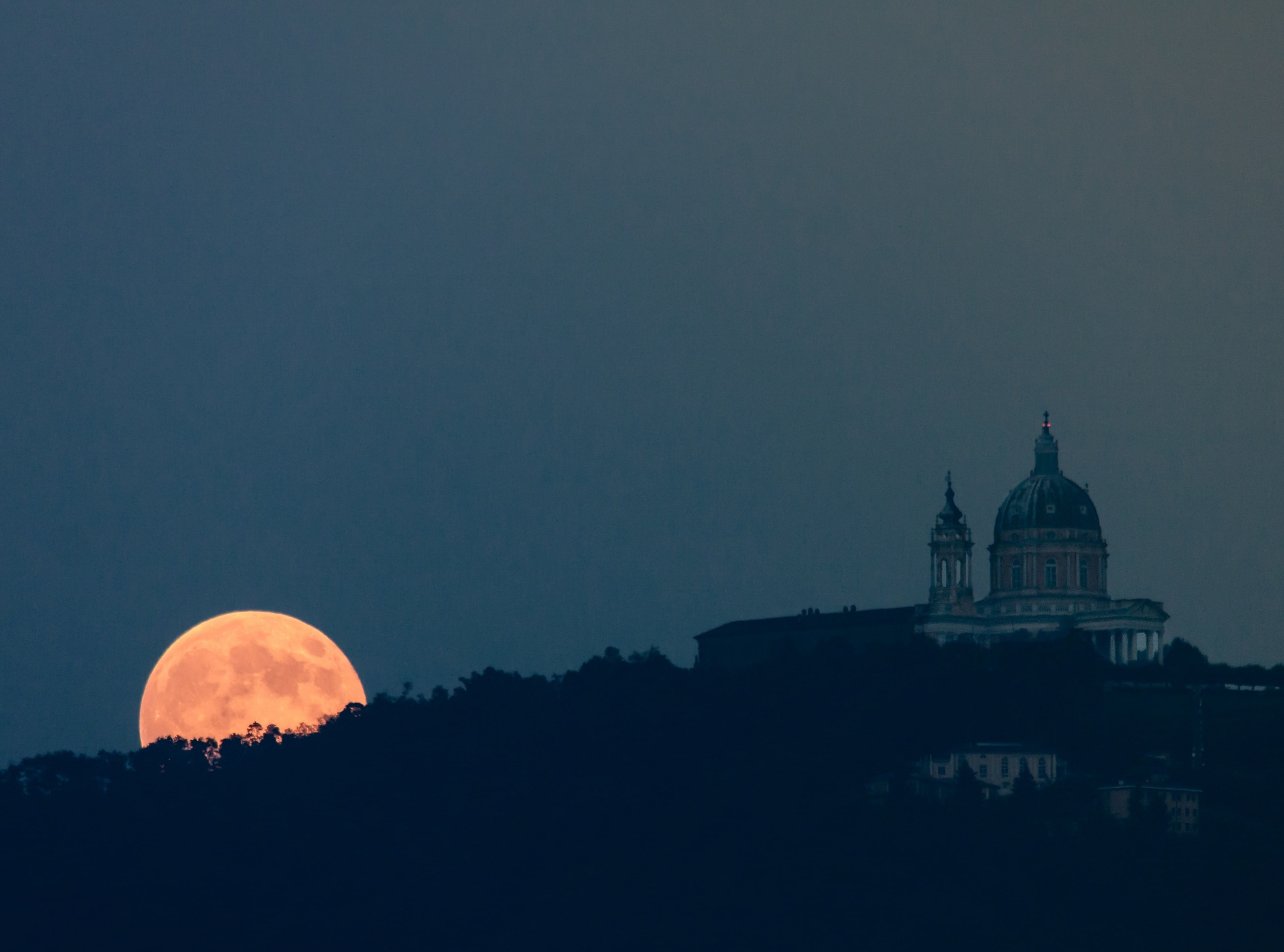 Halloween Full Moon HD Wallpaper gray mosque surrounded by trees 2k
