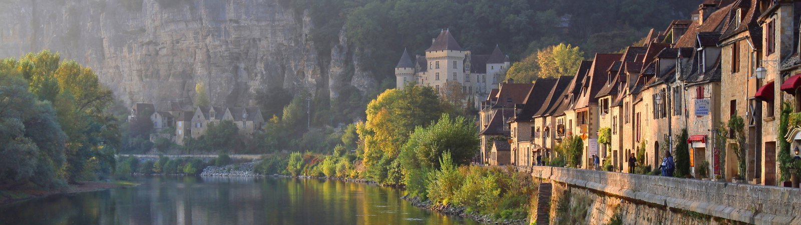 landscape France La Roque Gageac nature river stream trees widescreen dualmonitor dualscreen 2k 4k 5k