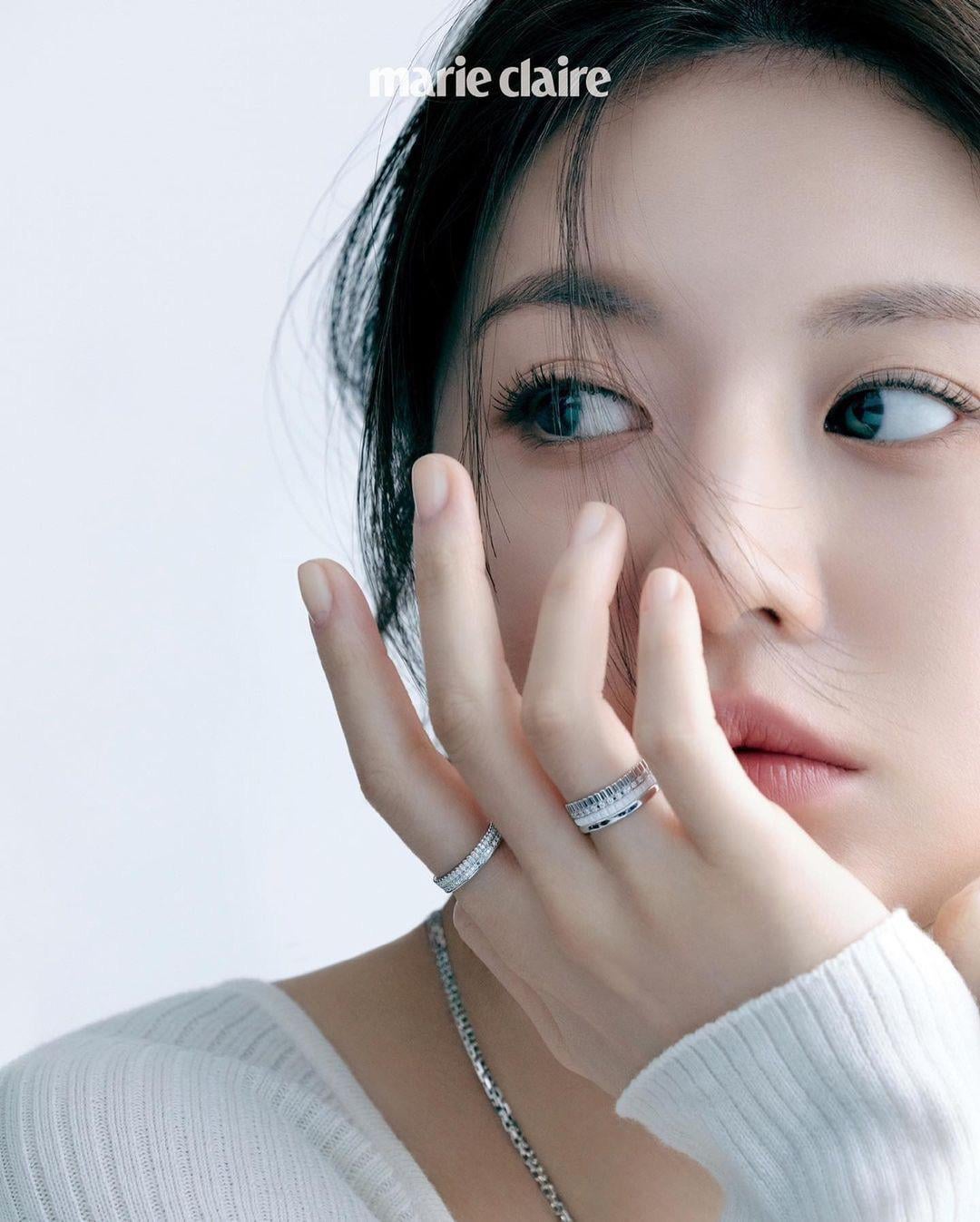 Go Youn Jung looks so hot in white dress